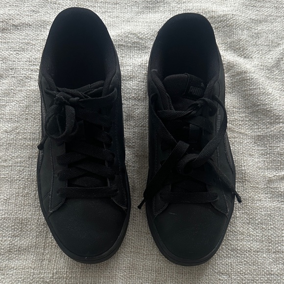 PUMA Kids Black Sneakers - Picture 2 of 4